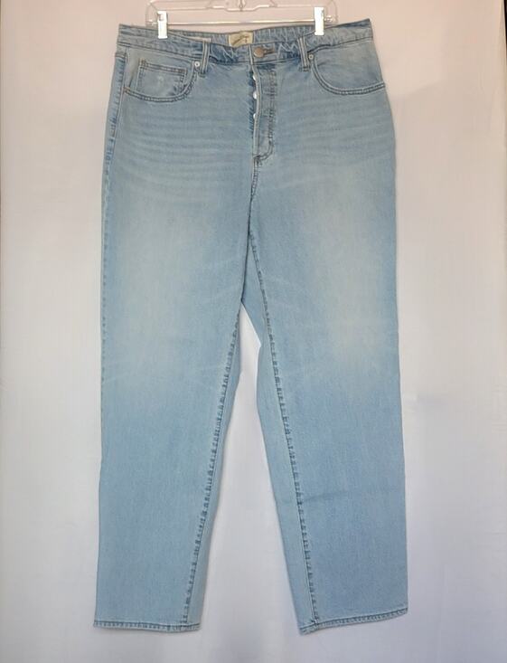 Universal Thread Denim - Womens Universal Thread High Rise 90s Straight Light Wash Denim Jeans Sz: 17R